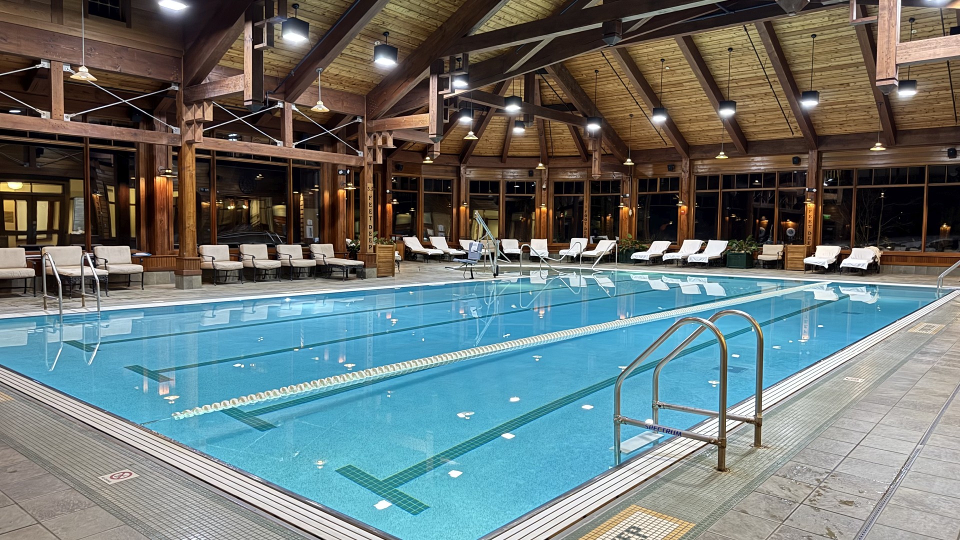 Mohonk Mountain House pool side nj mom