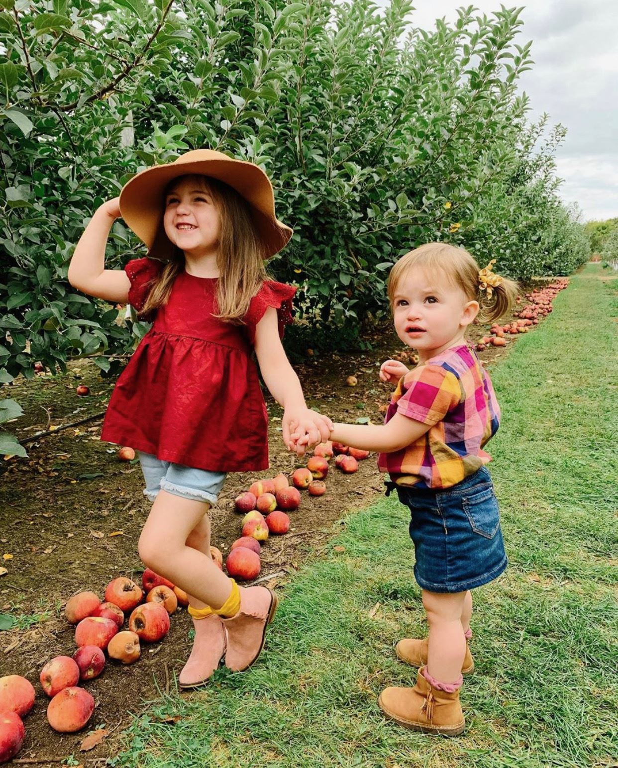 nj mom apple picking in NJ season apple farm new jersey